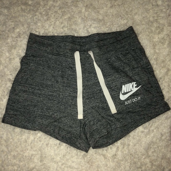 Nike athletic shorts - Picture 3 of 3